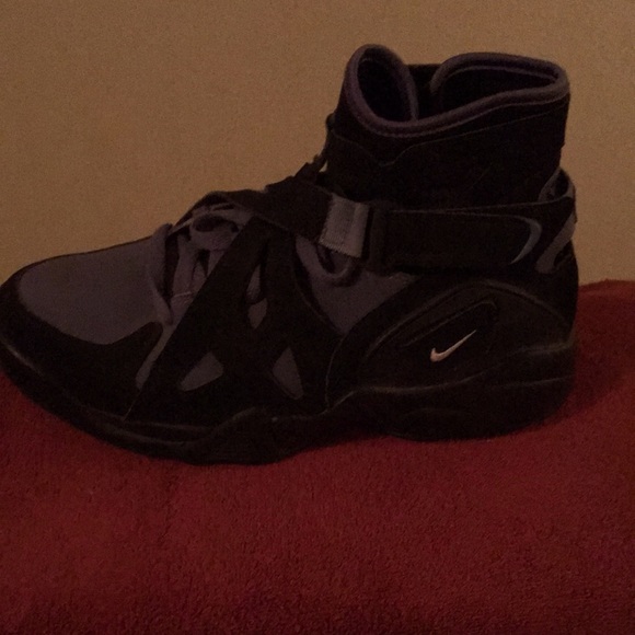 Shoes - Picture 1 of 4